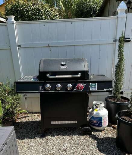 Make the most of your evenings with our outdoor BBQ grill and firepit—ideal for cooking up delicious meals and enjoying cozy nights under the stars. Make the most of your evenings with our outdoor BBQ grill and firepit—ideal for cooking up delicious meals and enjoying cozy nights under the stars.